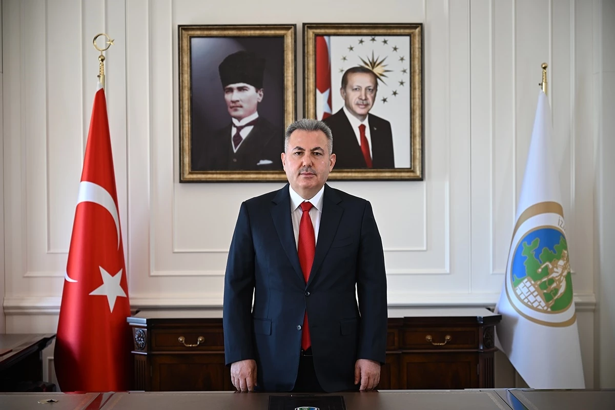 İzmir Valisi Süleyman Elban, Ramazan Bayramı\'nın insanlığa dostluk, barış ve kardeşlik getirmesini diledi