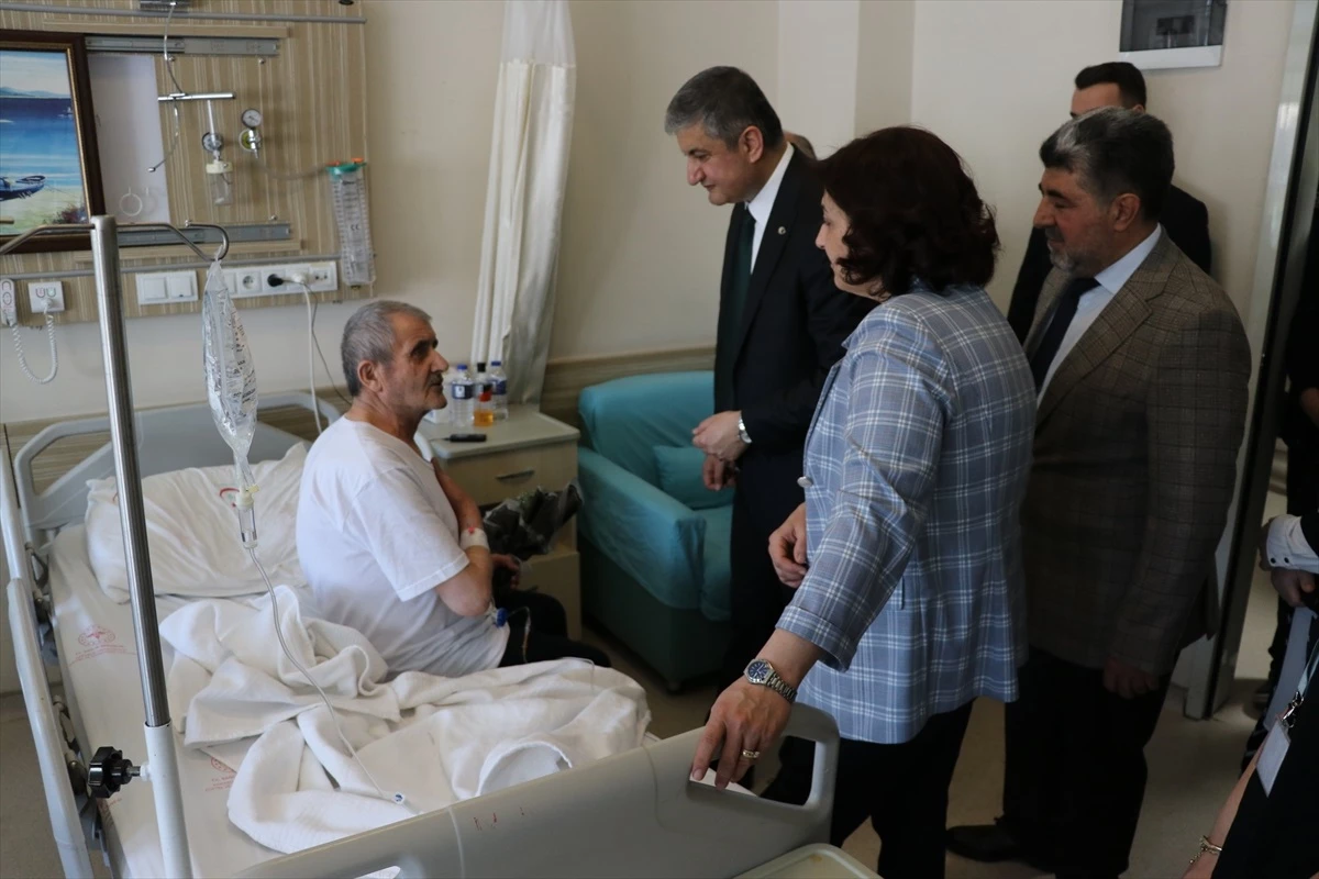 Karabük Valisi Mustafa Yavuz, Karabük Eğitim ve Araştırma Hastanesi\'ni ziyaret etti