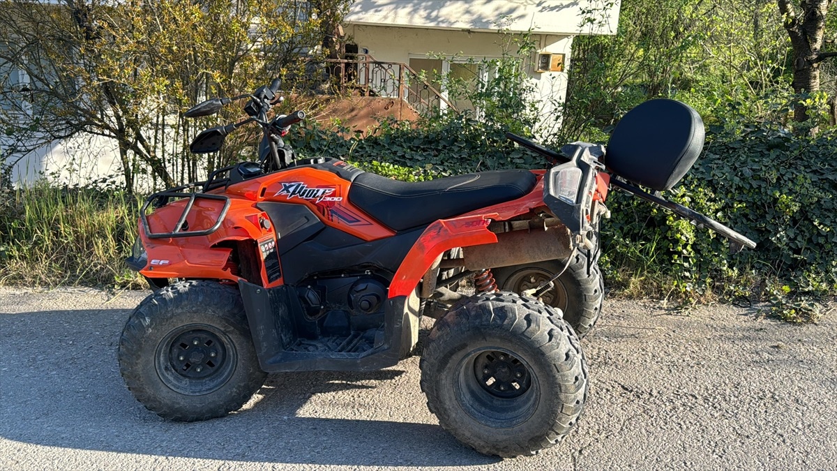 Kartepe\'de otomobil ile ATV çarpışması: 2 yaralı
