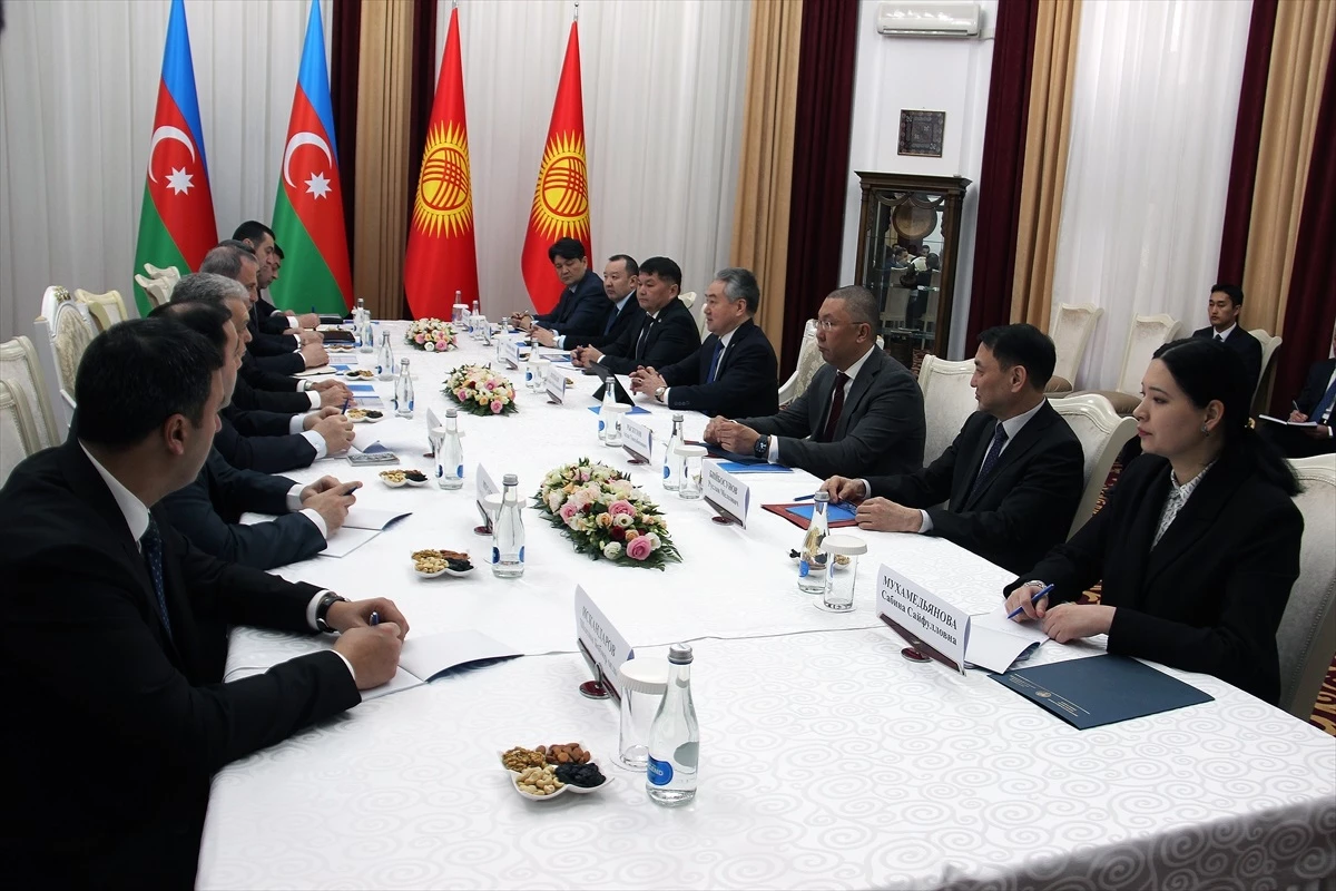 Kırgızistan ve Azerbaycan arasında stratejik ortaklık görüşmeleri yapıldı