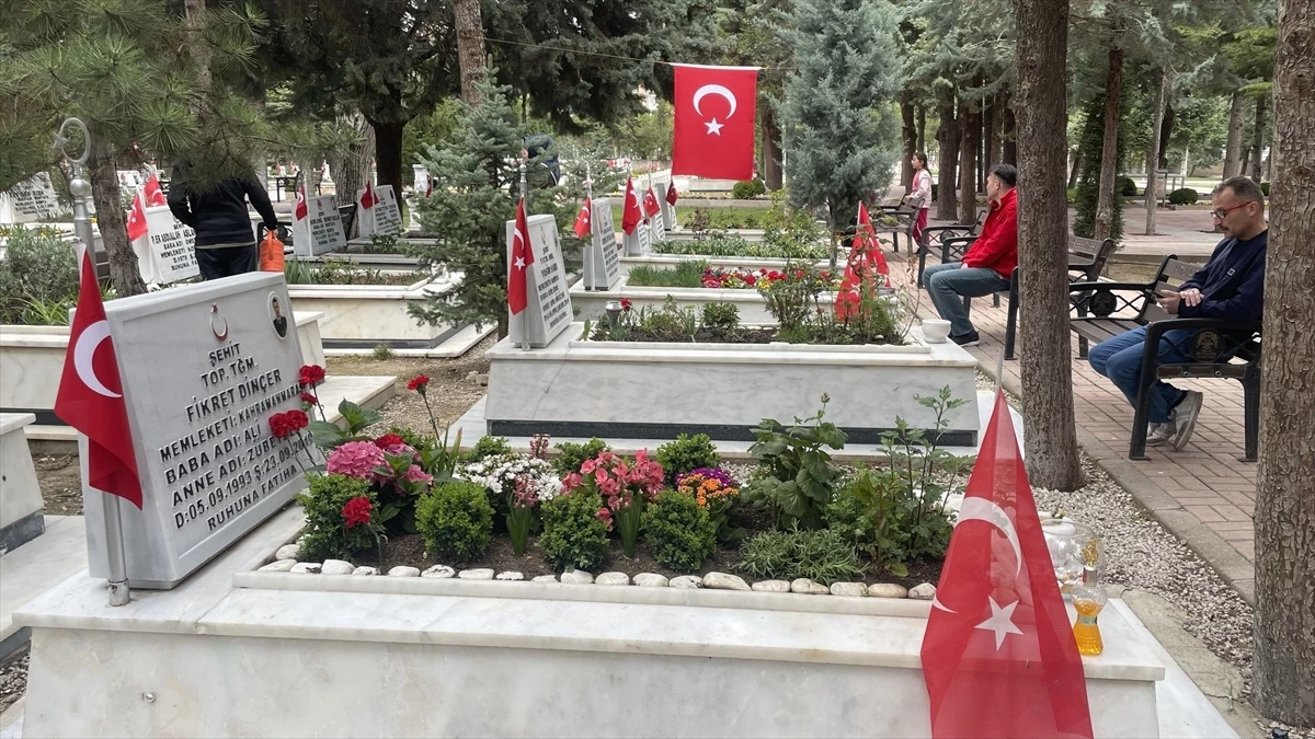 Konya\'da Ramazan Bayramı arifesinde şehitlik ziyaretinde bulunuldu