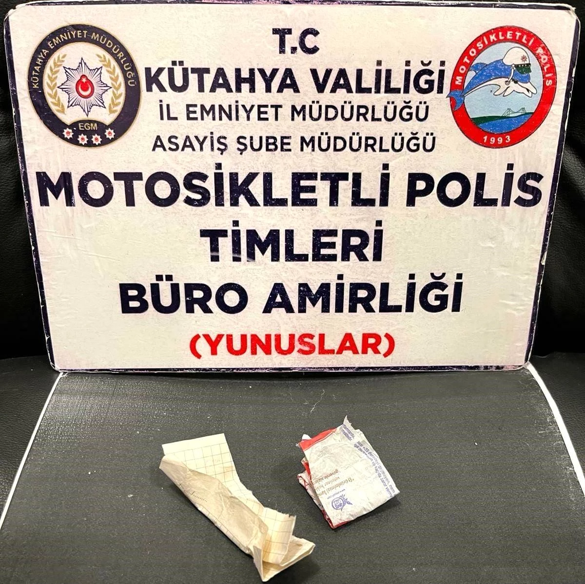 Kütahya\'da Motosikletli Polis Timlerince yapılan üst aramasında 1.77 gram bonzai ele geçirildi