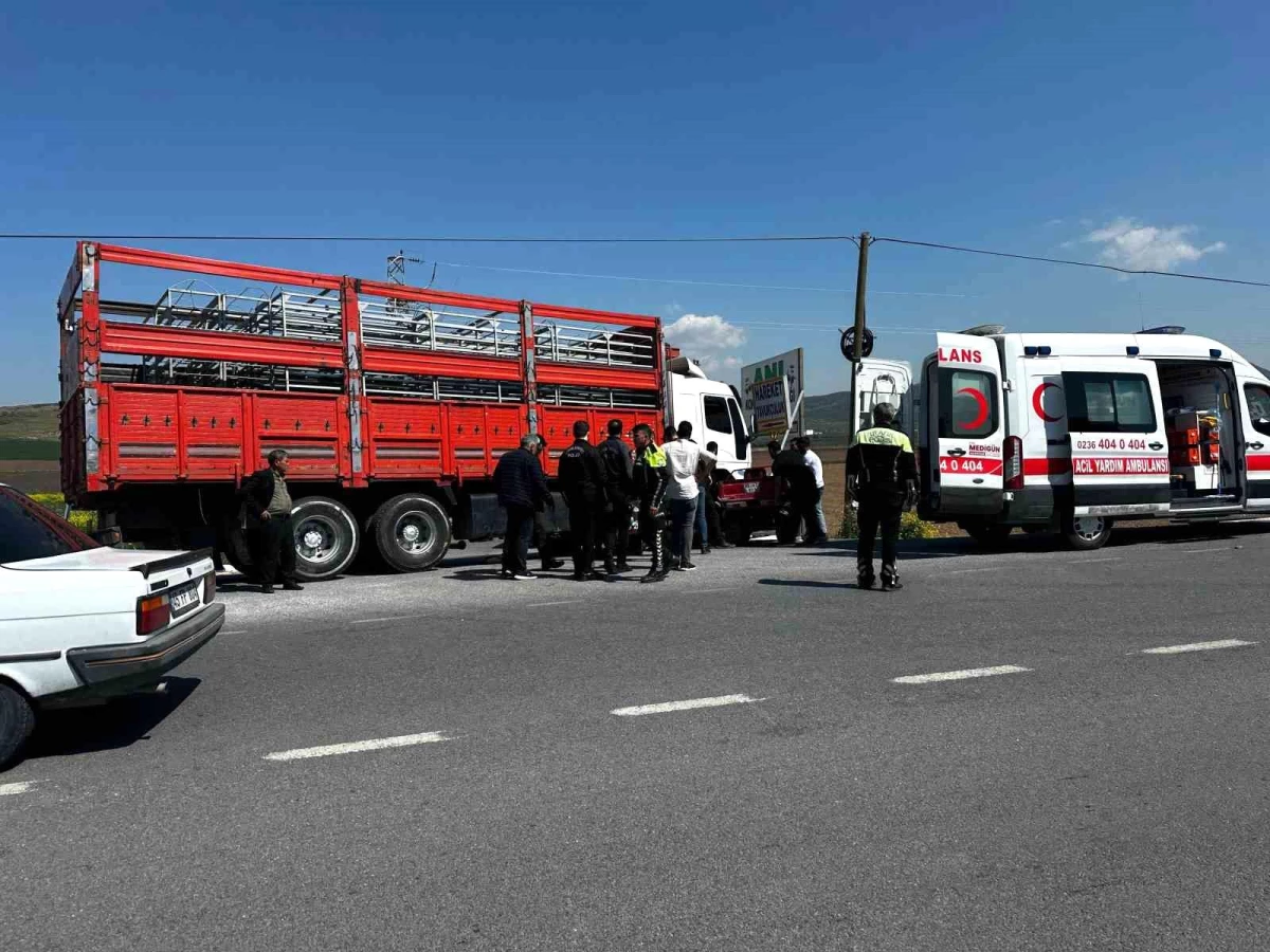 Manisa\'da ATV ile kamyon çarpıştı: 1 ölü