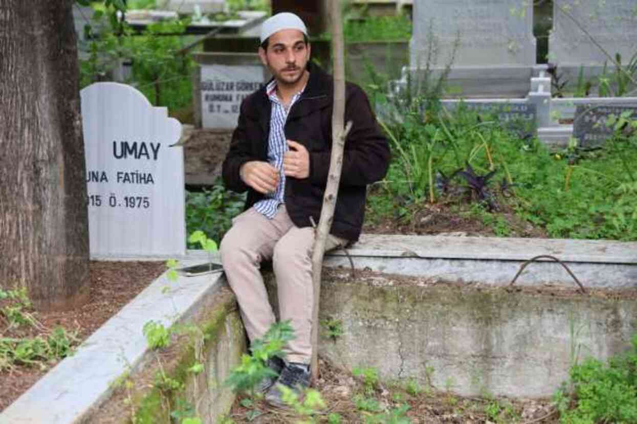 Ramazan Bayramı arifesinde mezarlıklarda 'sahte hoca' denetimi: Duayı yanlış okuyanlar dışarı çıkartıldı
