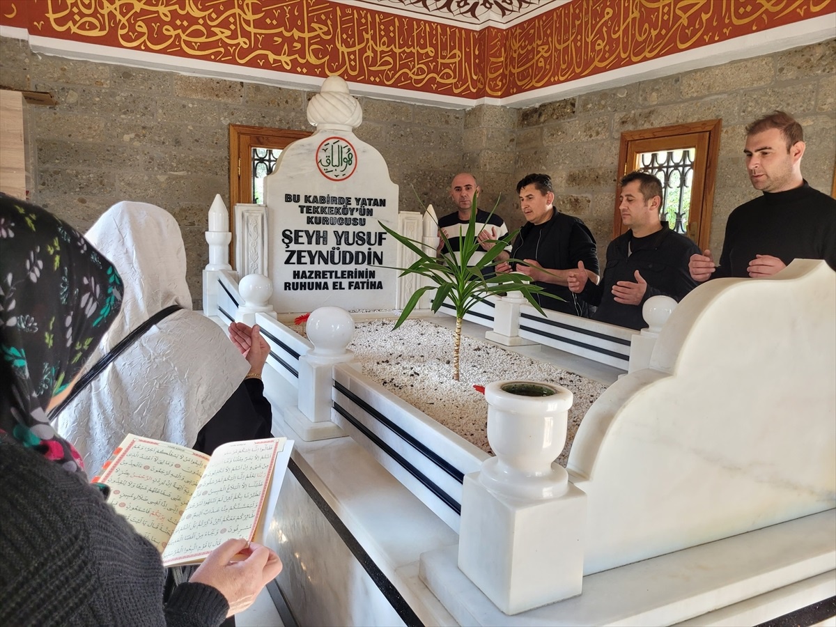 Şeyh Yusuf Zeynüddin Türbesi ve Camisi Ramazan Bayramı\'nda Ziyaretçi Akınına Uğruyor
