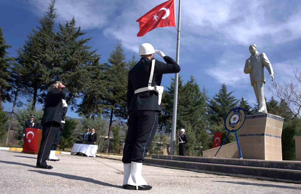 Tokat\'ta Türk Polis Teşkilatı\'nın 179. kuruluş yıl dönümü için çelenk sunma töreni düzenlendi