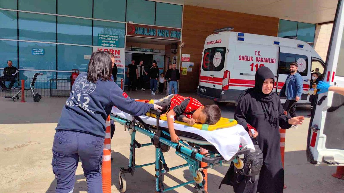 İnegöl\'de traktör kazası: Çocuk ağır yaralandı