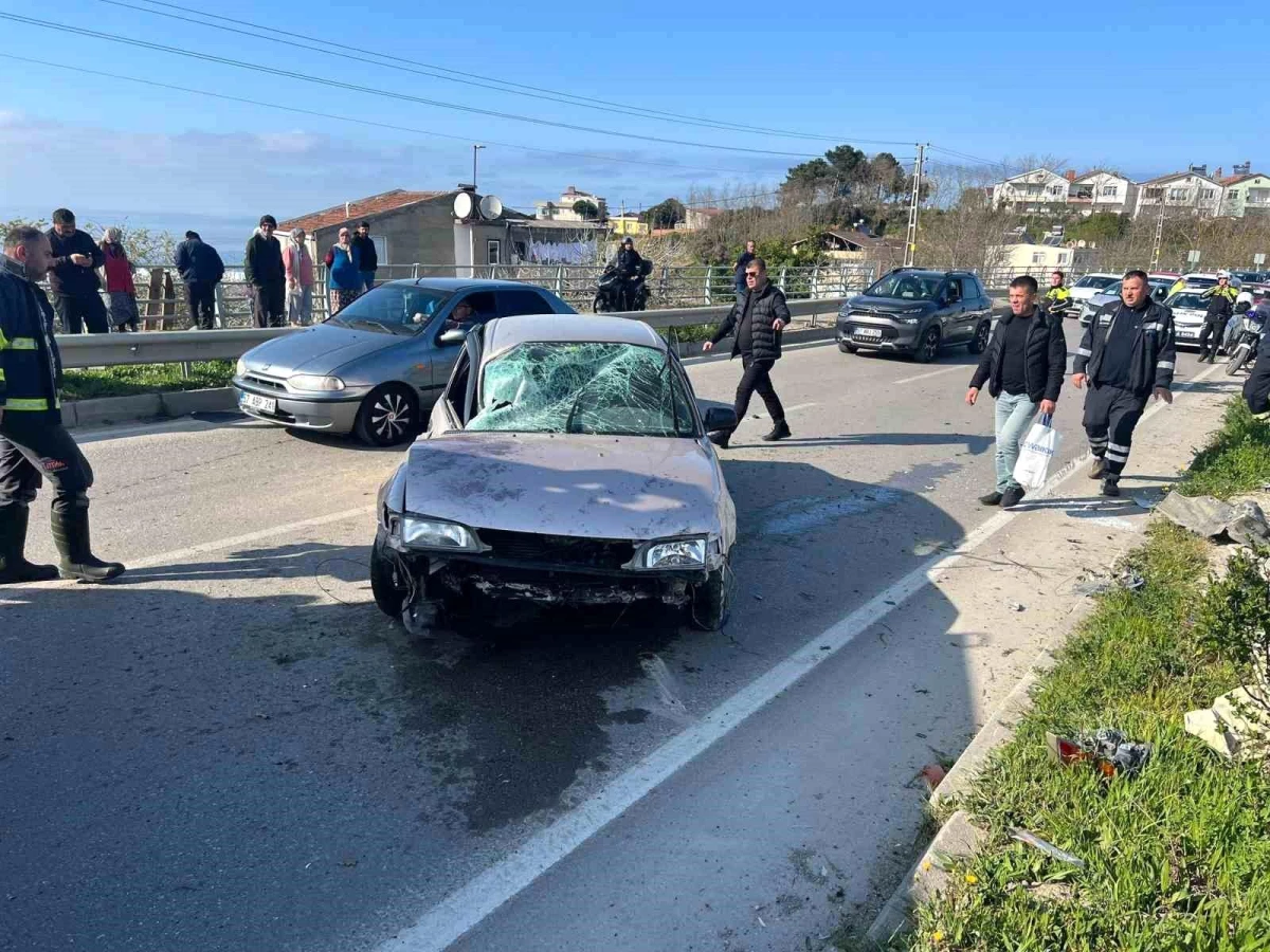 Sinop\'ta kontrolden çıkan otomobilin bariyerlere çarptığı kazada 1 kişi yaralandı