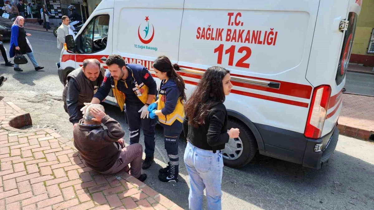 Zonguldak\'ta Yaya Otomobil Çarpışması: 1 Yaralı