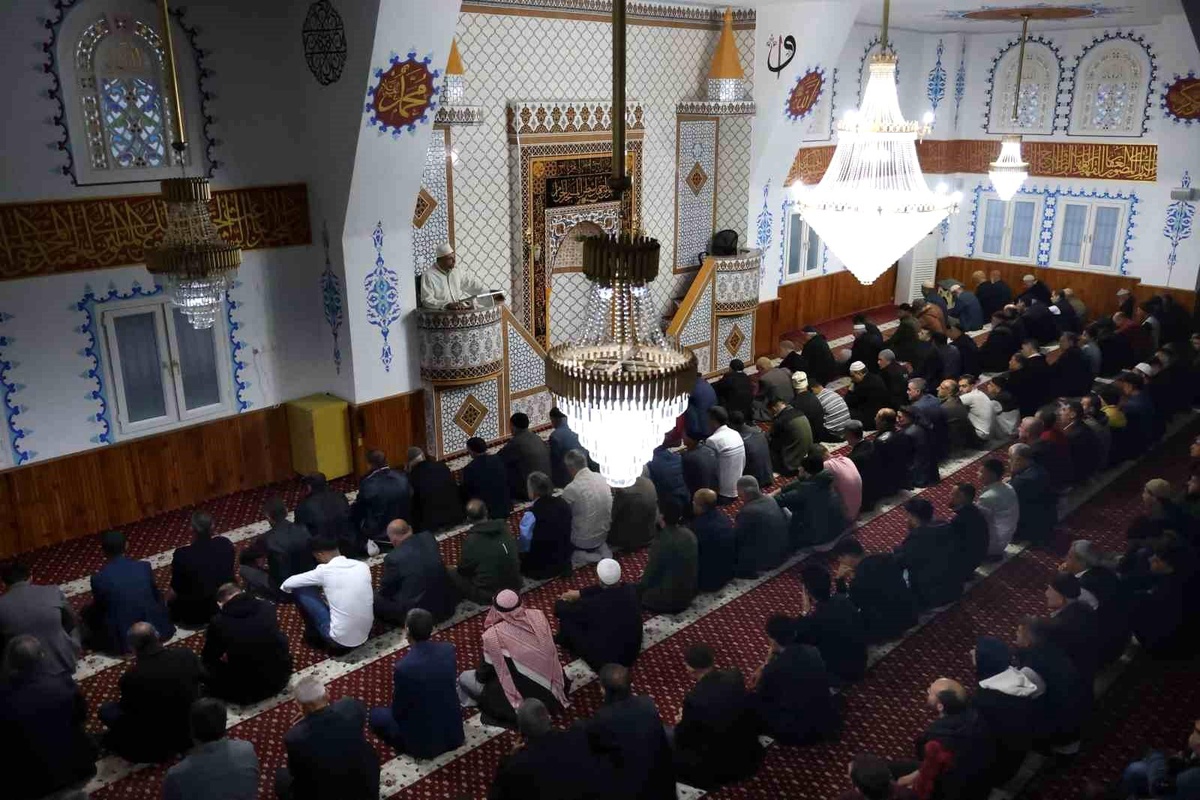 Adana\'da bayram namazı kılındı