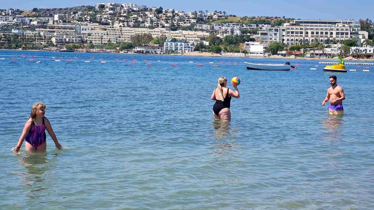 Muğla Bodrum\'da Sahiller Ramazan Bayramı Yoğunluğu Yaşıyor