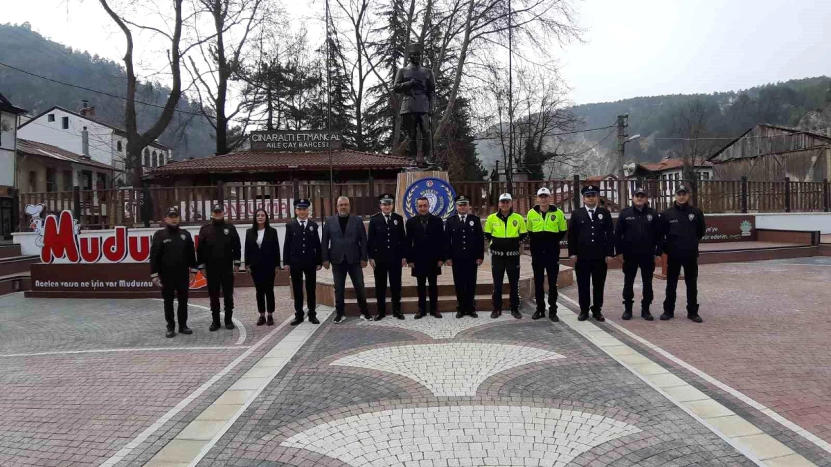 Bolu\'da Polis Haftası etkinlikleri kapsamında çelenk sunma programı düzenlendi