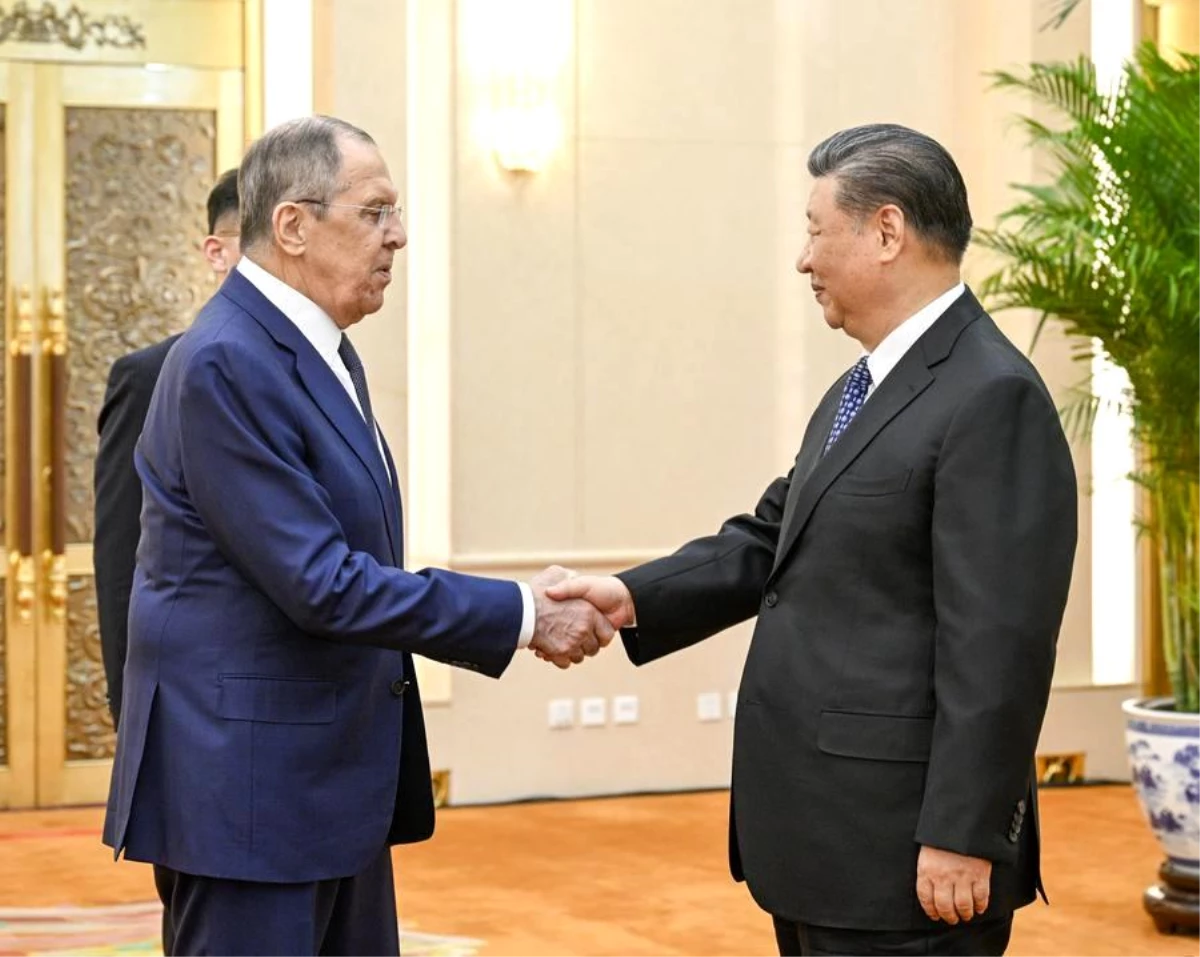 Çin Cumhurbaşkanı Xi Jinping, Rusya Dışişleri Bakanı Sergey Lavrov ile Görüştü