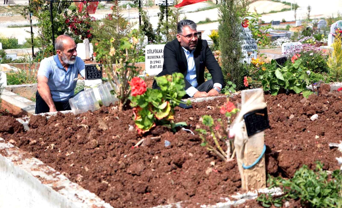 Depremde ailesini kaybeden baba: Bayramda boynuma sarılan bir evladım kalmadı