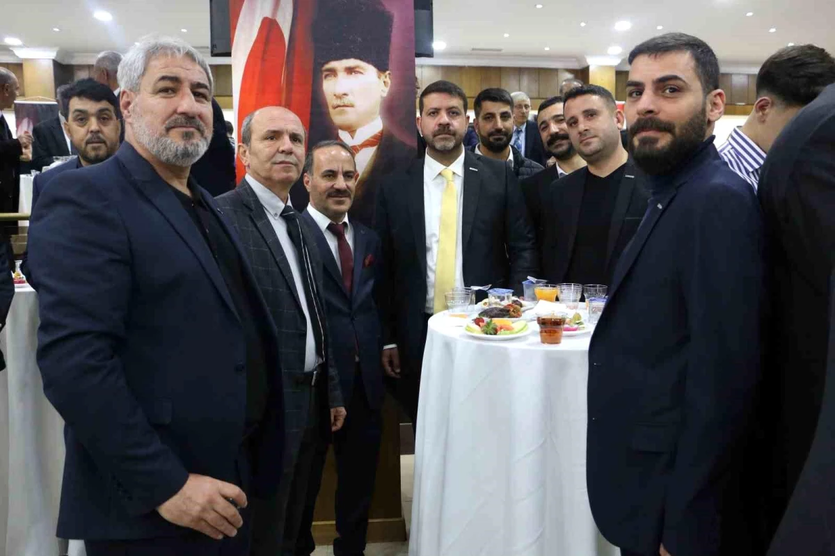 Diyarbakır Valisi Ali İhsan Su, Ramazan Bayramı münasebetiyle vatandaş ve idarecilerle bayramlaştı