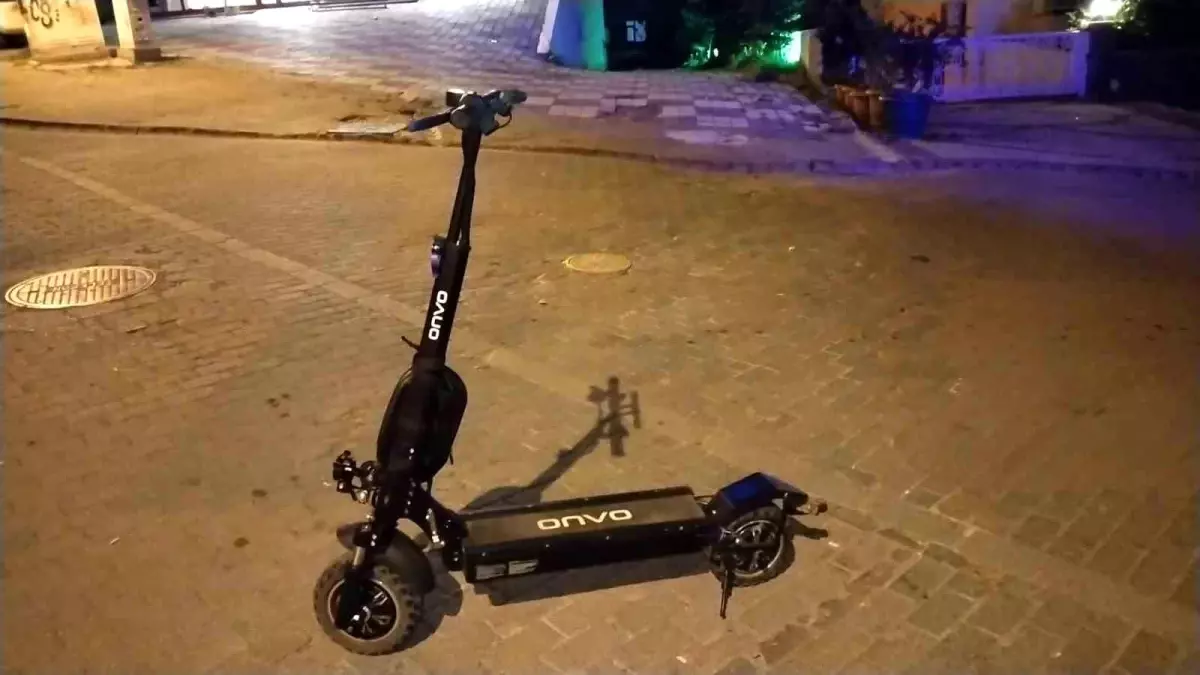 Kartal\'da scooter sürerken kaza geçiren genç ağır yaralandı