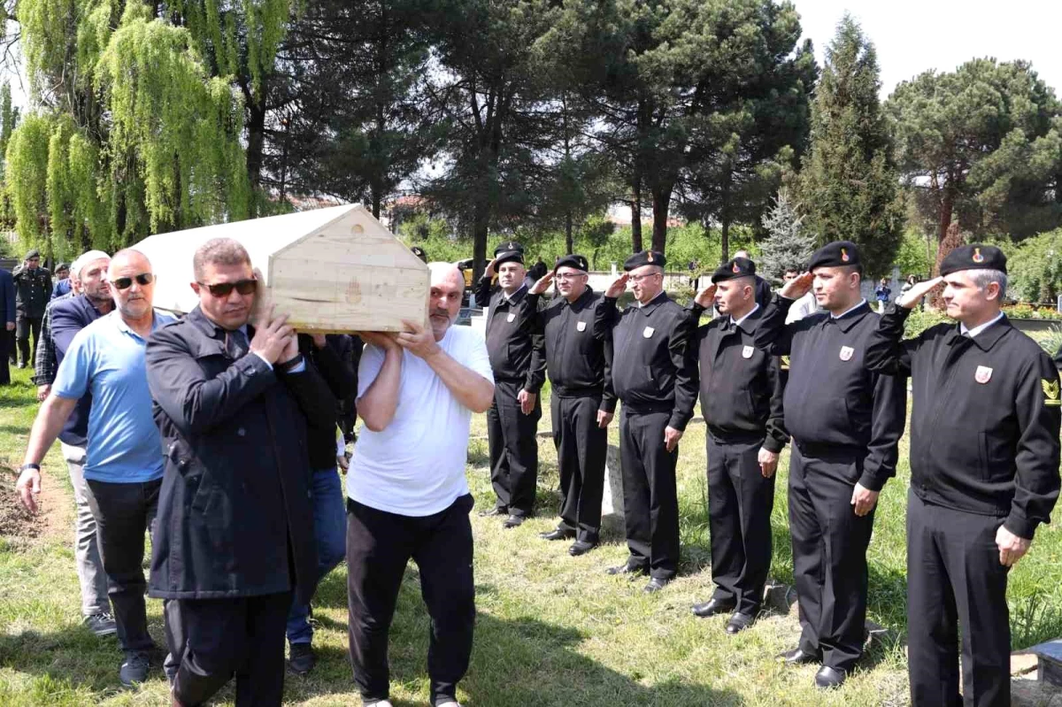 Kıbrıs Gazisi Dursun Bakaç\'ın Cenazesi Son Yolculuğuna Uğurlandı