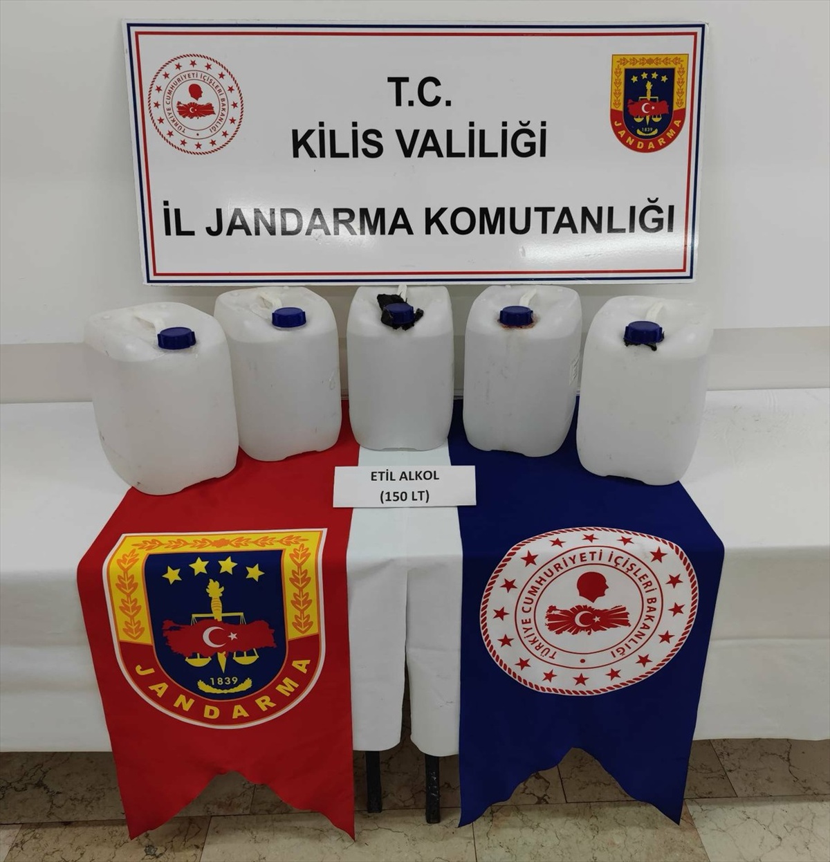 Kilis\'te 150 litre etil alkol ele geçirildi, 1 şüpheli yakalandı
