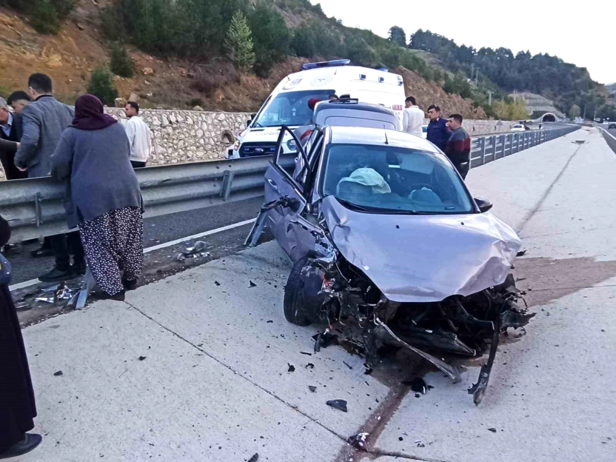 Kahramanmaraş\'ta Otomobil Kazası: 2 Yaralı