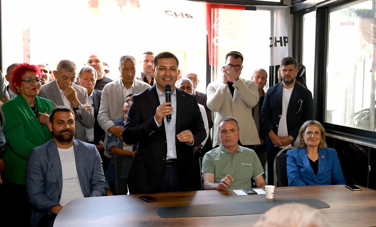 CHP Kuşadası İlçe Örgütü\'nde Bayramlaşma Töreni Düzenlendi
