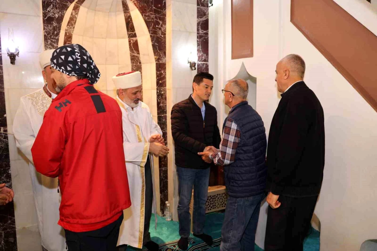 Marmaris Belediye Başkanı Acar Ünlü, Ramazan Bayramı\'nı halkla kutladı