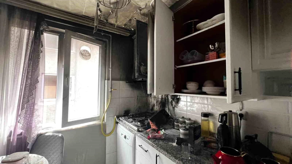 Zonguldak\'ta bir evin mutfağındaki aspiratör alev aldı