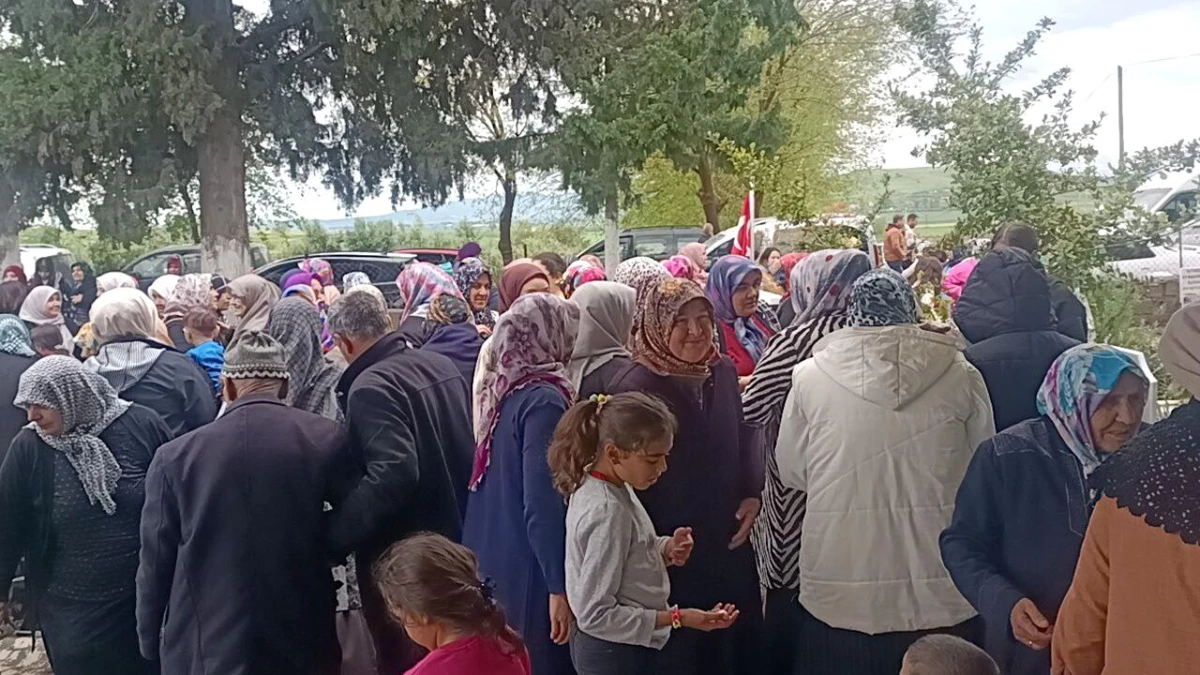 Osmaniye\'nin Sakızgediği köyünde geleneksel bayramlaşma töreni düzenlendi