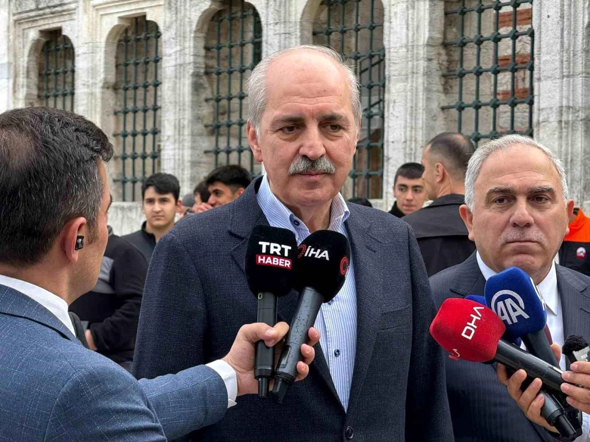 TBMM Başkanı Numan Kurtulmuş, İstanbul Fatih Camii\'nde bayram namazını kıldı