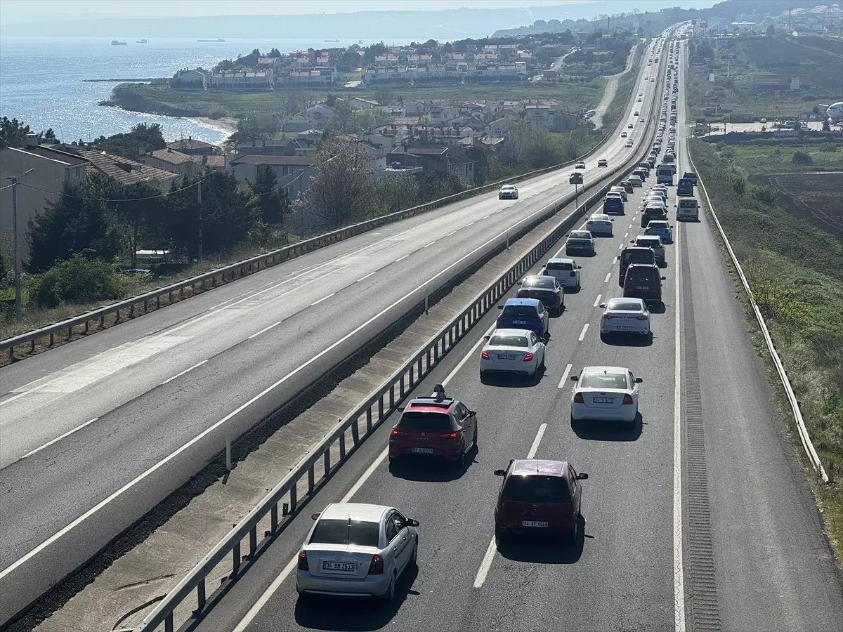 Tekirdağ\'da Bayram Tatili Nedeniyle Yoğun Trafik