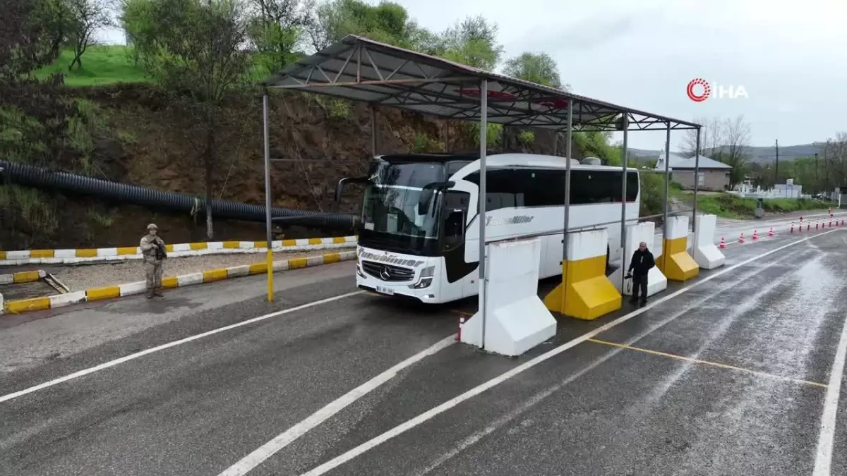 Tunceli\'de Ramazan Bayramı Tatilcilerine Tatlı Karşılama