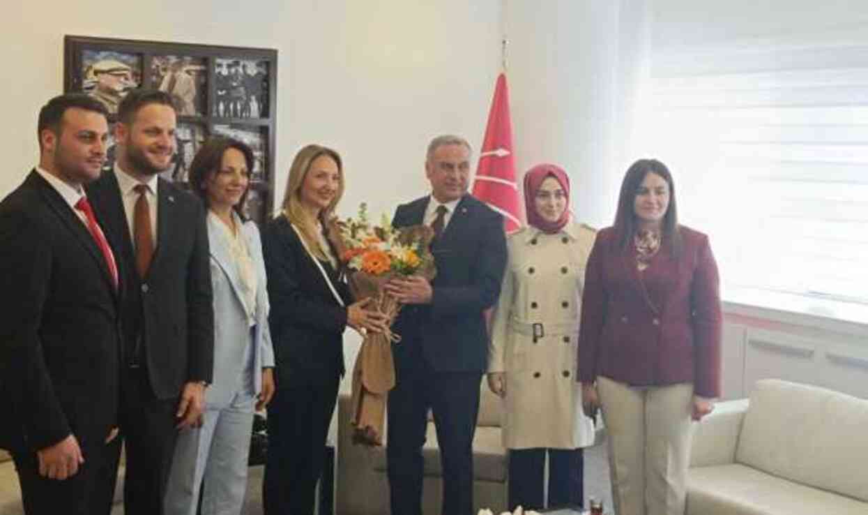 AK Parti ve CHP bayramlaştı! Ana gündem maddesi ekonomiydi AK Parti ve CHP bayramlaştı! Ana gündem maddesi ekonomiydi