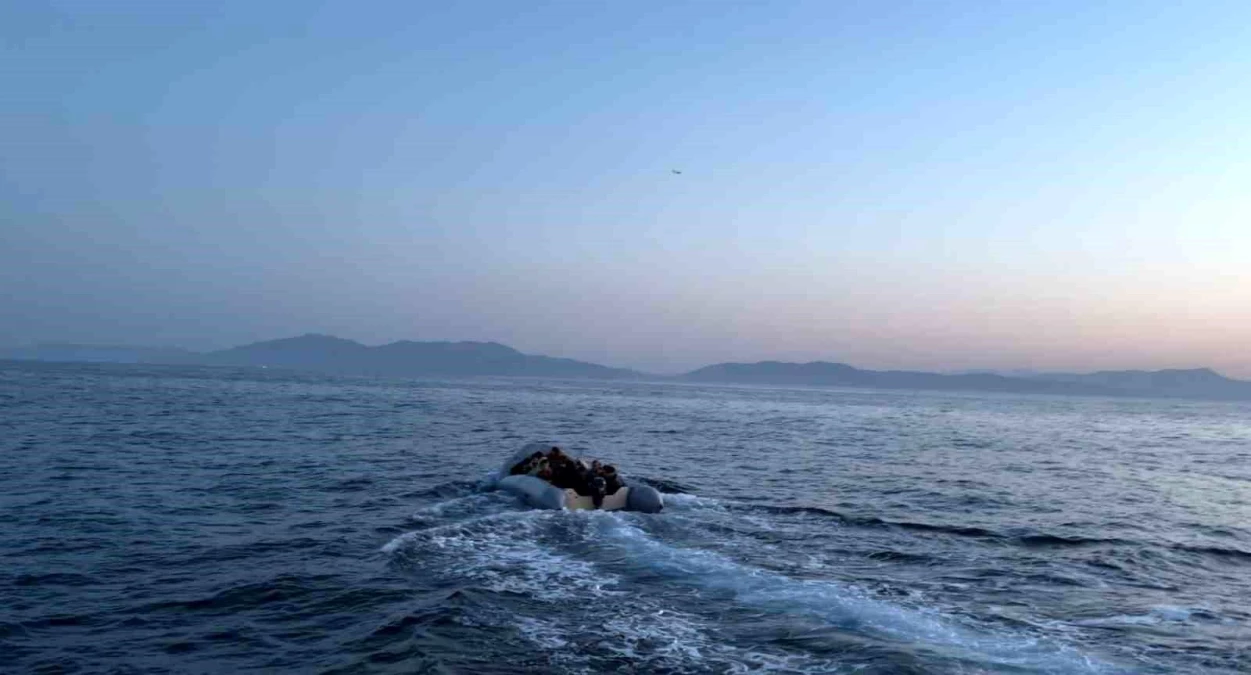 Kuşadası\'nda Sahil Güvenlik tarafından 68 düzensiz göçmen kurtarıldı
