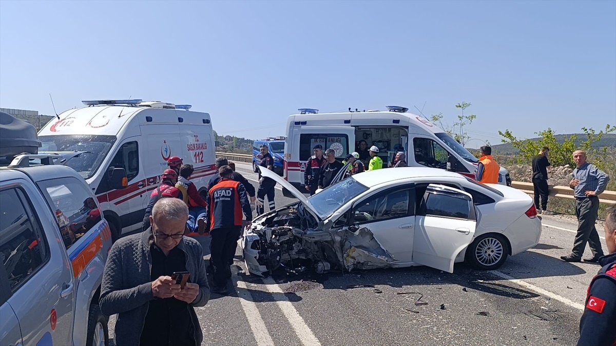 Bilecik\'te trafik kazası: 9 yaralı