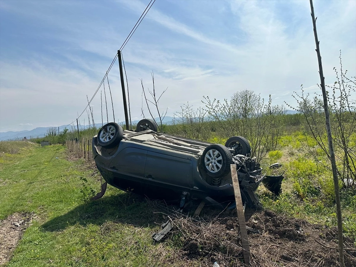 Samsun\'da otomobil devrildi, sürücü yaralandı