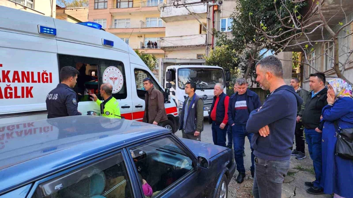 Zonguldak\'ta freni boşalan kamyon karşı şeride geçerek araca çarptı