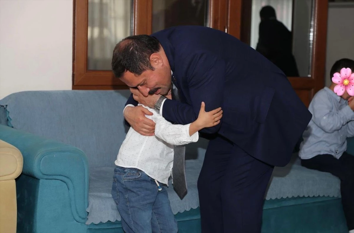 Hatay Valisi Mustafa Masatlı, Ramazan Bayramı dolayısıyla huzurevi ve çocuk evlerini ziyaret etti
