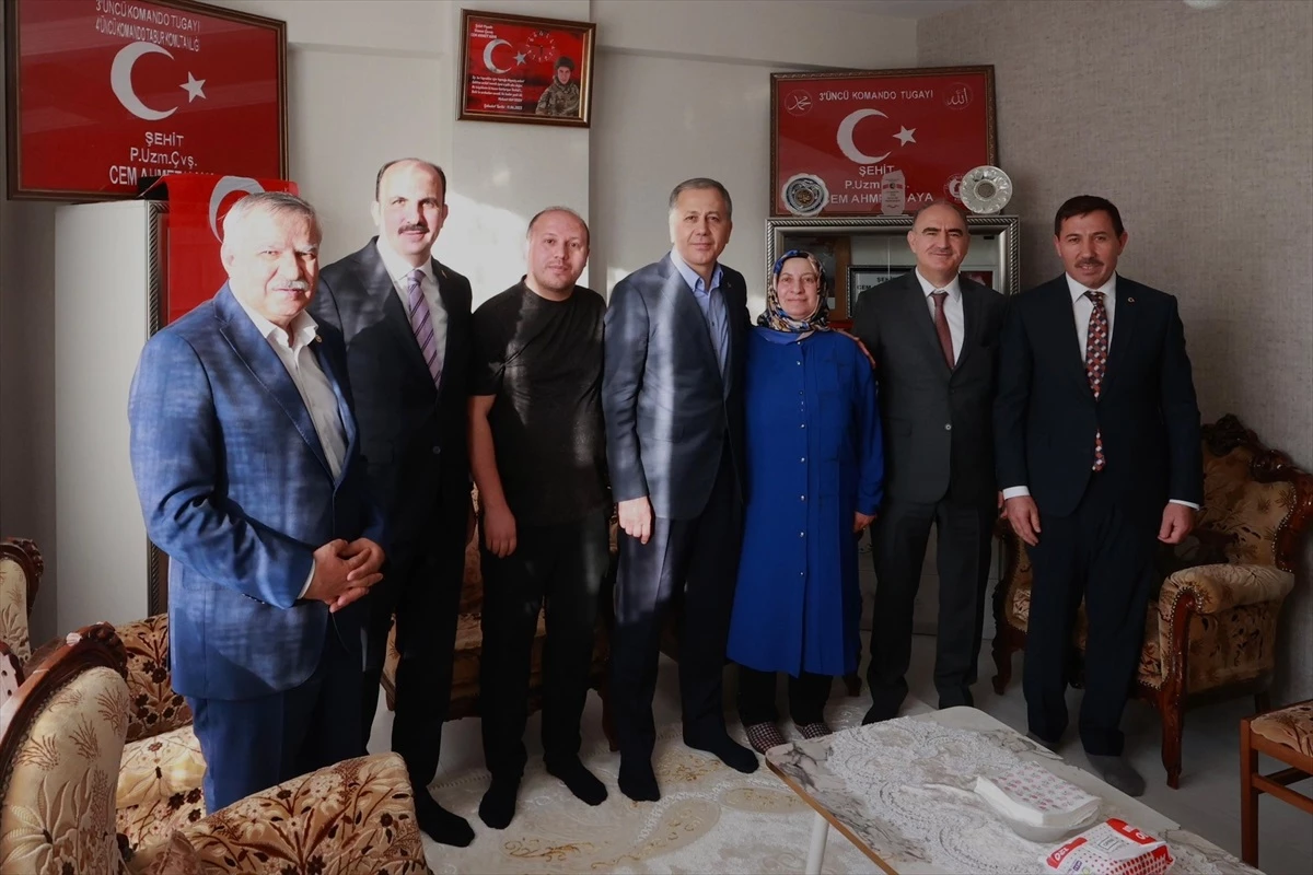 İçişleri Bakanı Ali Yerlikaya, Konya\'da şehit ailelerini ziyaret etti