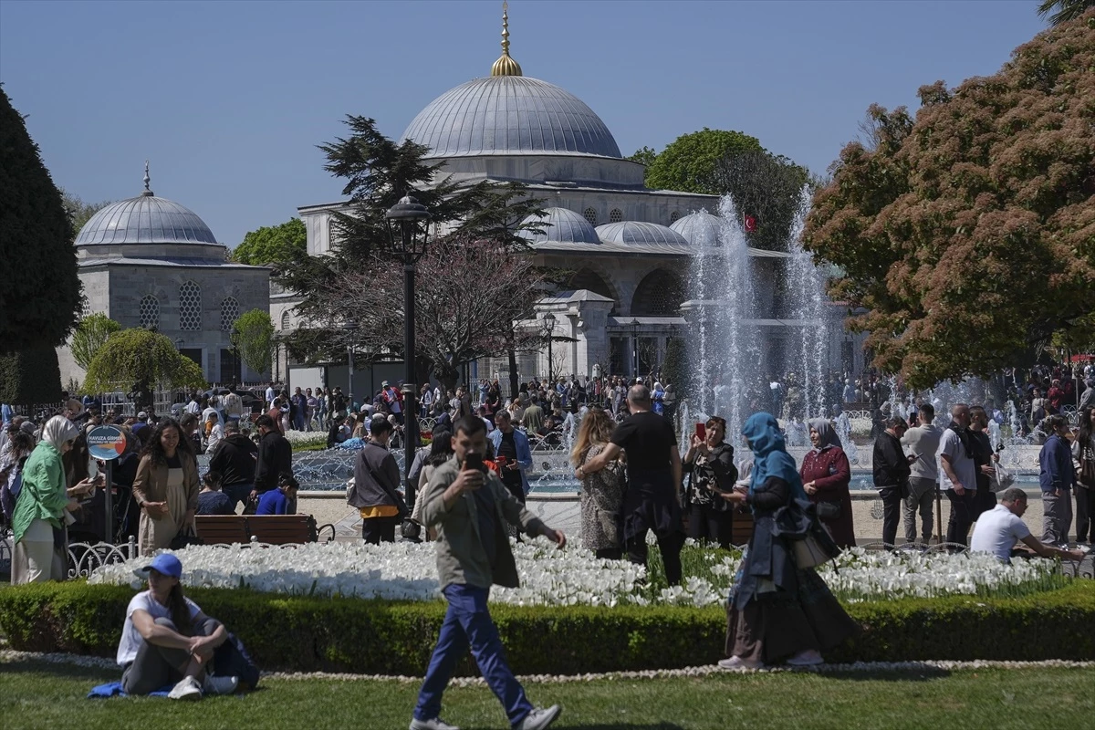 İstanbul Tarihi Yarımada Bayram Tatiliyle Dolup Taştı