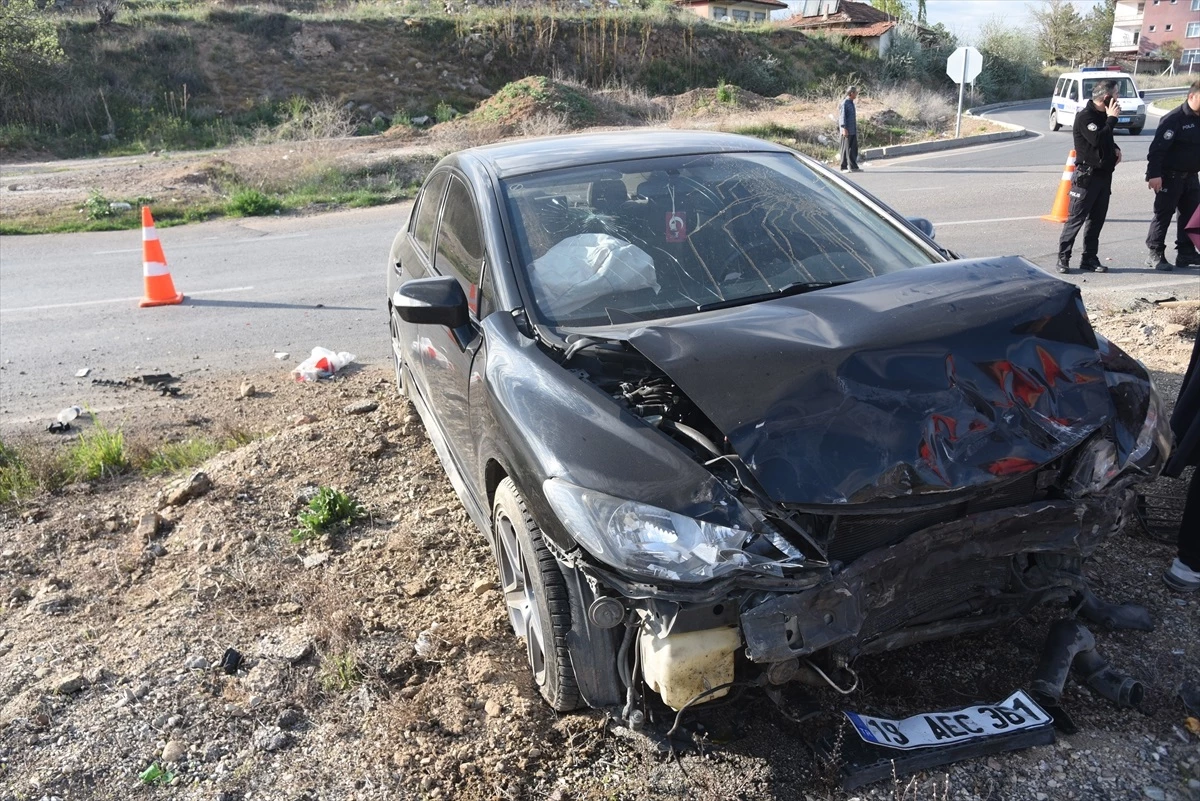 Kırıkkale\'de Otomobil Çarpışması: 4 Kişi Yaralandı