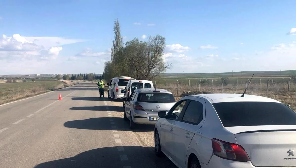 Kulu ilçesinde jandarma ekipleri yol güvenlik ve huzur uygulamalarına devam ediyor