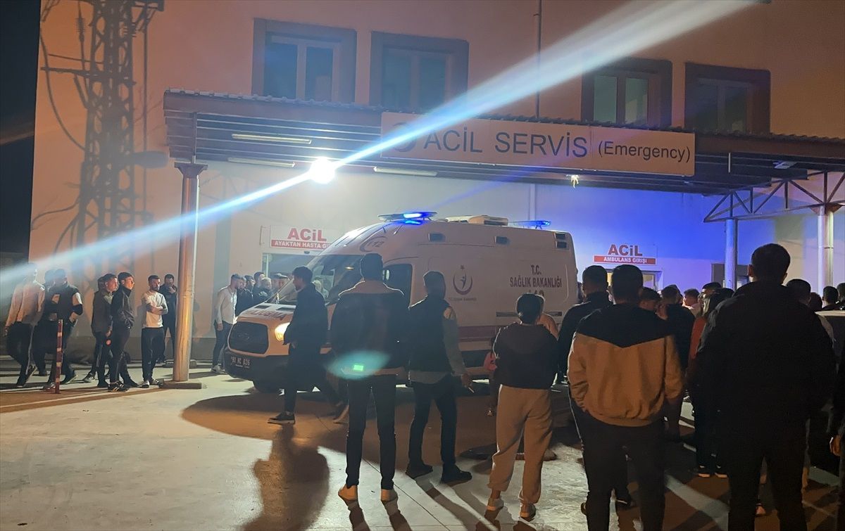 Osmaniye\'de çay içen grupta bıçaklı kavga: 1 ölü, 2 yaralı
