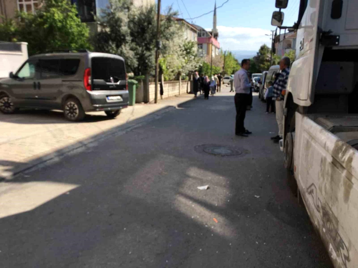 Kocaeli\'de otomobil çarptı, 7 yaşındaki çocuk yaralandı