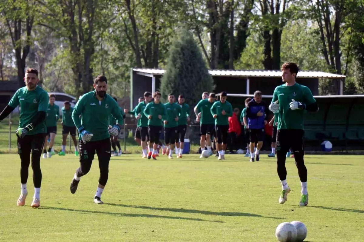 Sakaryaspor, Erzurumspor FK maçı için hazırlıklarını sürdürüyor