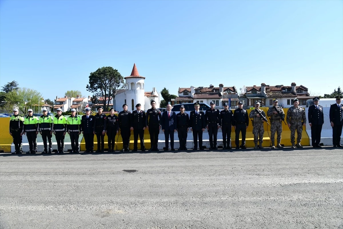Tekirdağ Valisi Recep Soytürk, polis ve jandarma mensuplarının bayramını kutladı