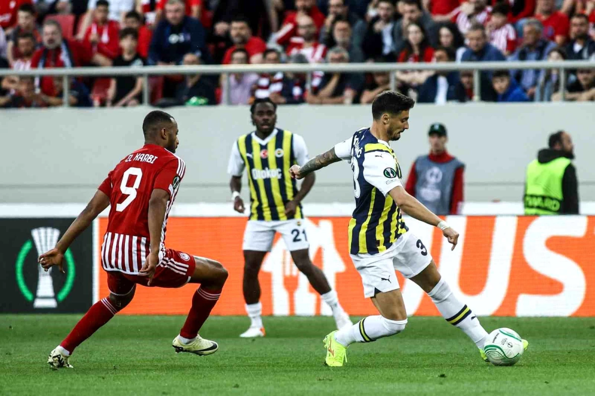 Fenerbahçe, Olympiakos karşısında 2-0 geride
