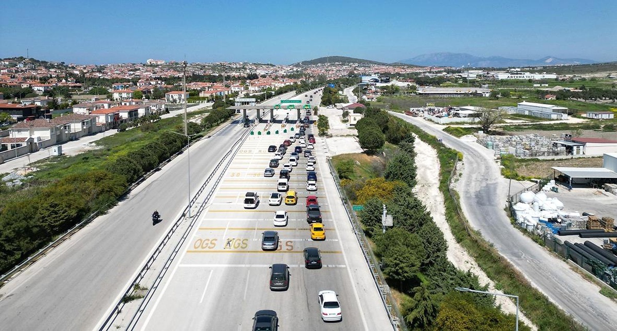 Çeşme\'deki Oteller ve Ilıca Plajı Bayram Tatiliyle Dolup Taştı