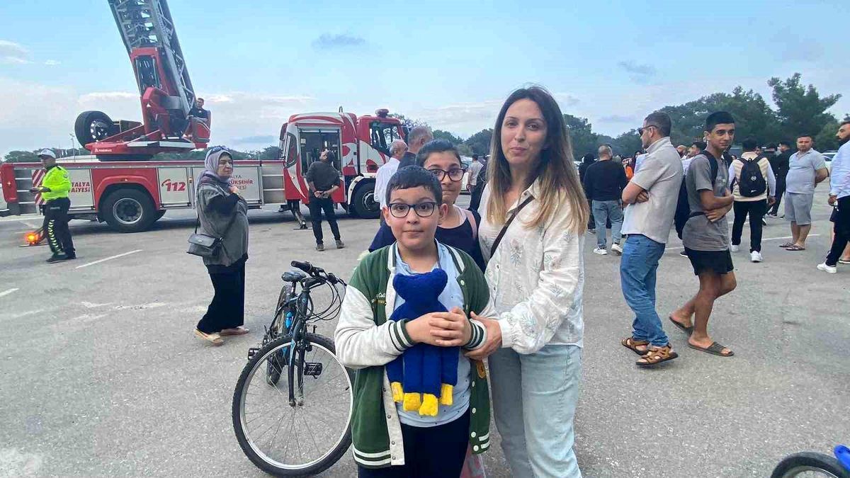 Antalya\'da Tünektepe Teleferik Kabininden Bir Düşme Olayı