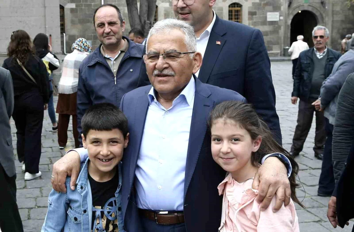 Kayseri Büyükşehir Belediye Başkanı Ramazan Bayramı\'nı kutladı