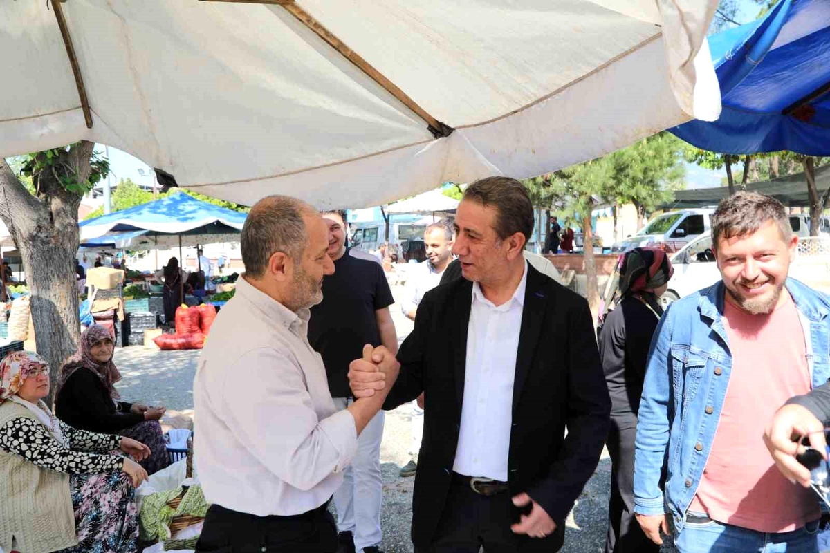 Efeler Belediye Başkanı Anıl Yetişkin, Ramazan Bayramı\'nı vatandaşlarla iç içe geçirdi