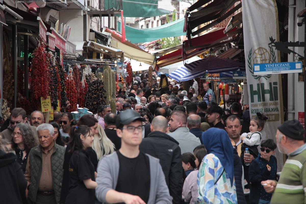 Beypazarı\'nda Ramazan Bayramı Ziyaretçi Yoğunluğu
